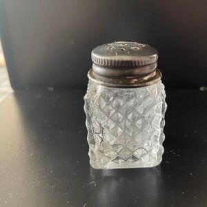 Vintage Single Small Glass Salt/Pepper Shaker Square Cut Glass With Silver Lid